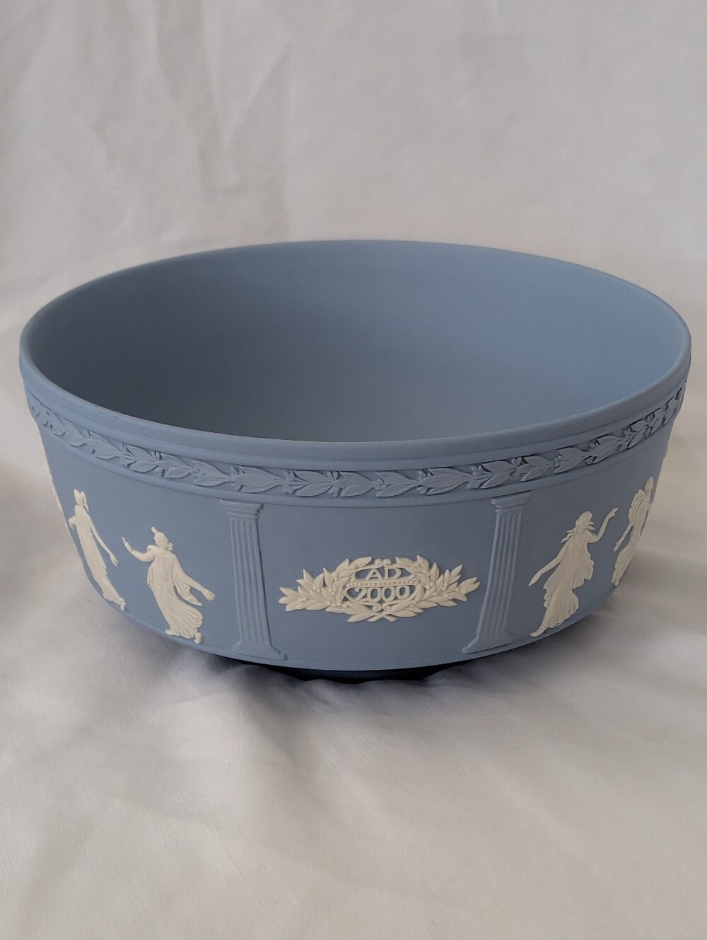 Vtg WEDGEWOOD Blue Jasperware Millenium 2000 Collection Dancing Hours Bowl 8"